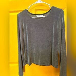 D.Terrell Women’s long sleeve Grey shirt Size M